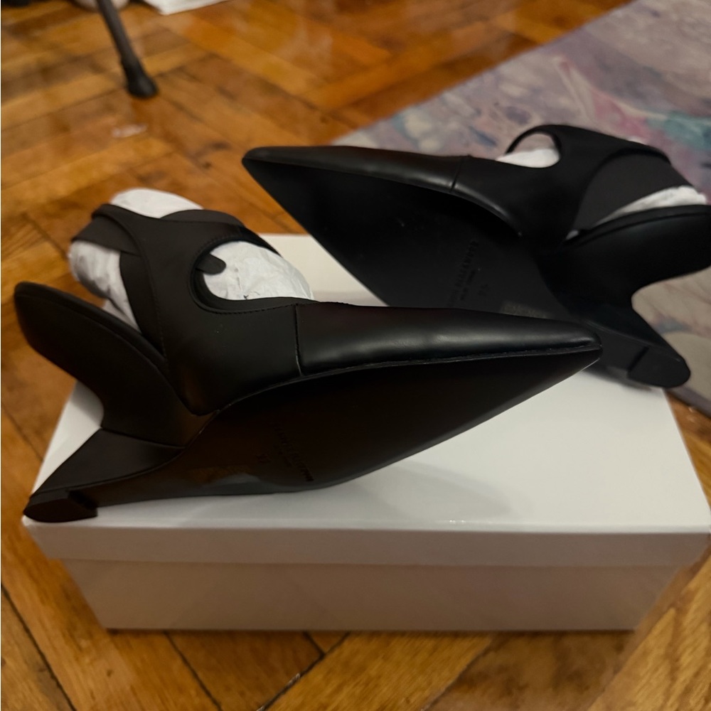 Brandon Blackwood Black Pointed Mary Jane Slingback Heels - Picture 5 of 8